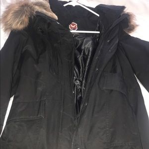 Winter coat reaches the back of your knees